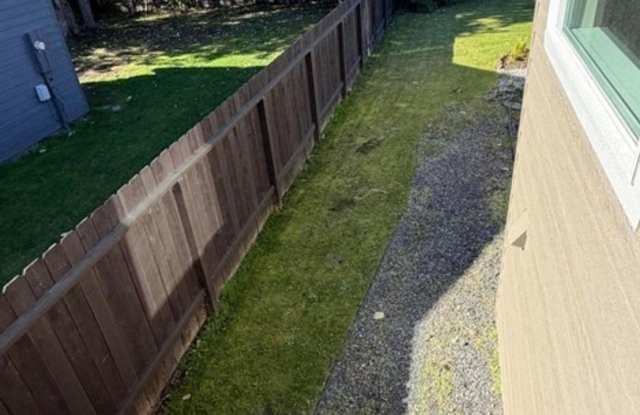 3 Bedroom Home close to JBER and downtown Gallery 3
