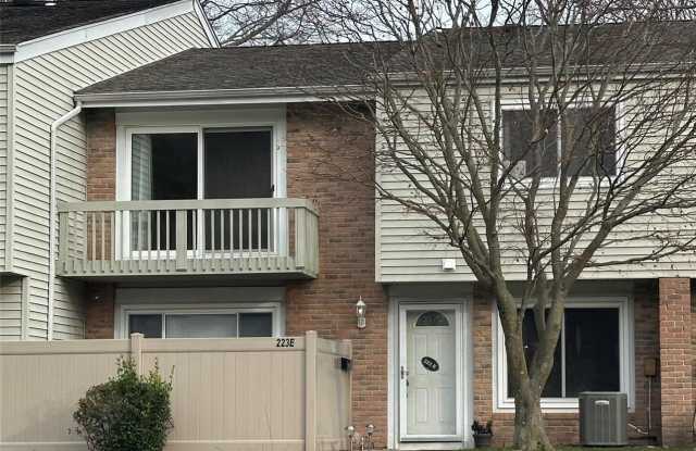 223 Springmeadow Drive unit: E photos photos