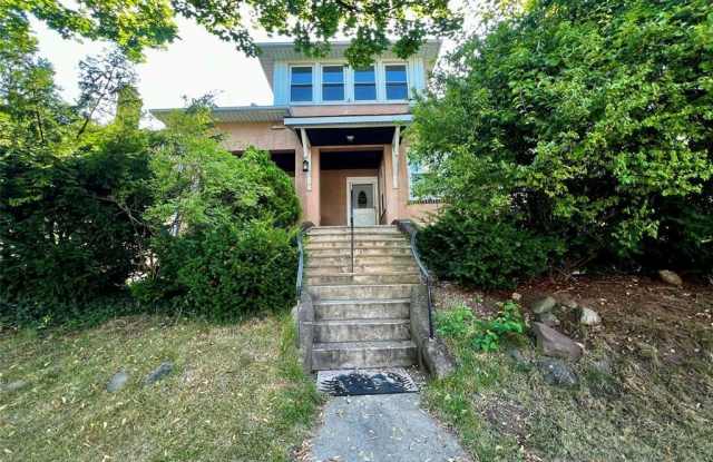 114 Cloverdale Avenue 2 photos photos