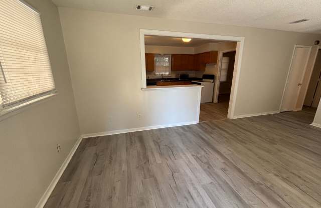 FOR RENT Gallery 3