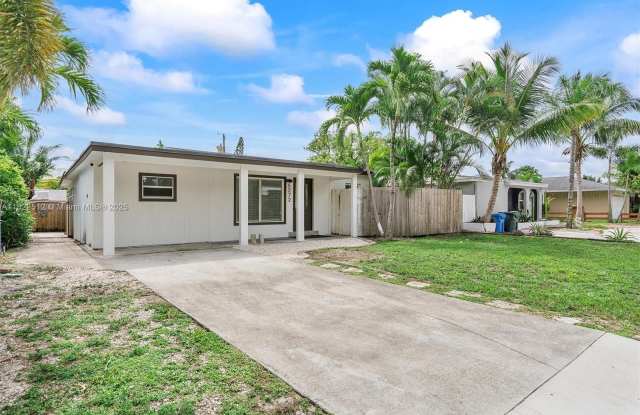 5272 N Andrews Ave photos photos