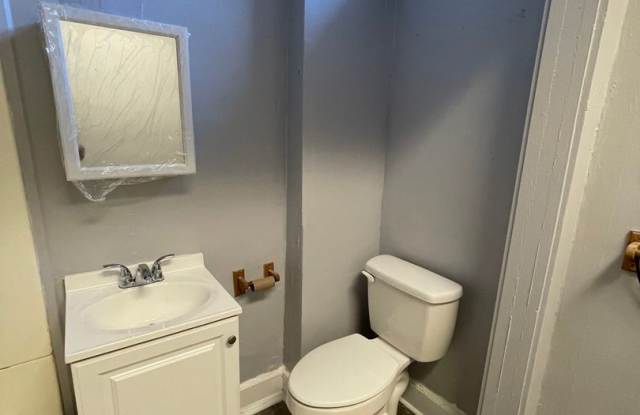 6005 Torresdale Ave Gallery 3