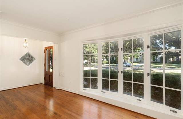 3421 Marquette Street Gallery 3