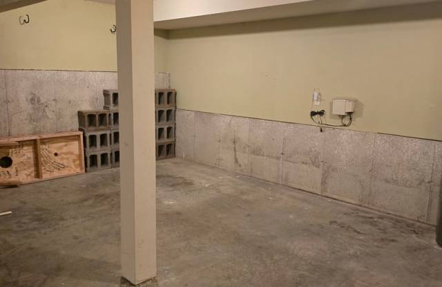 102 Mary Catherine Gallery 4