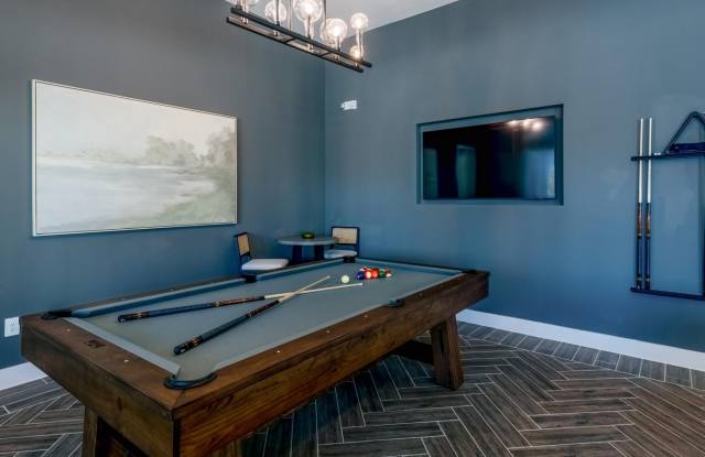 Ascend at 720 photos photos