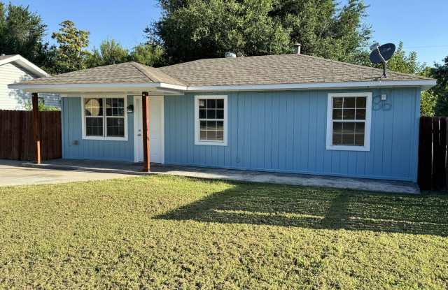 3 Bedroom 2 Bathroom Home in SW Oklahoma City **Ready for Move In NOW!** - 3829 Southwest 24th Street, Oklahoma City, OK 73108