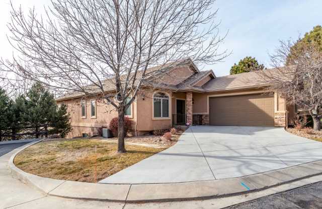 Stunning Rancher with Mountain Views!! Gallery 4