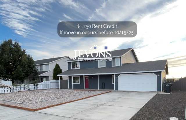 $1,250 Rent Credit if move in occurs before 10/15/25! Charming 4-bedroom home with laundry and full kitchen, located near WA-17 and Grant County Mall! photos photos