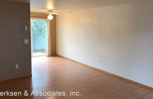2481 SW Pickford #D Gallery 3