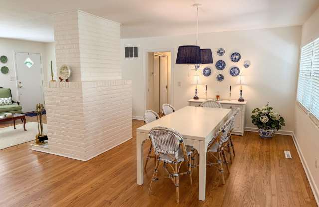 2011 SWEET BRIAR Lane Gallery 4