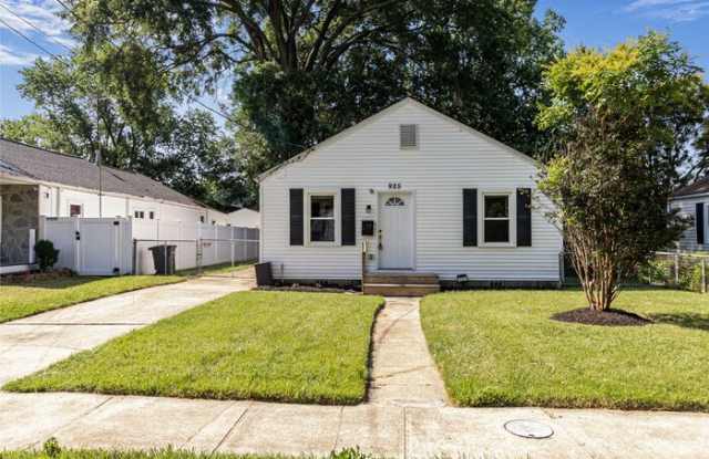 925 Barron Avenue - 925 Barron Avenue, Essex, MD 21221