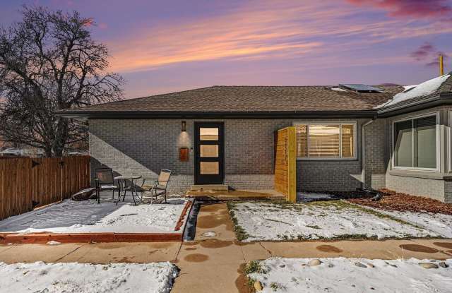 1 MONTH FREE if you apply within 48 hours of touring! $1,000 DEPOSIT ONLY! Spacious 3BD/2BA Home in Denver, CO- Available NOW! Gallery 1