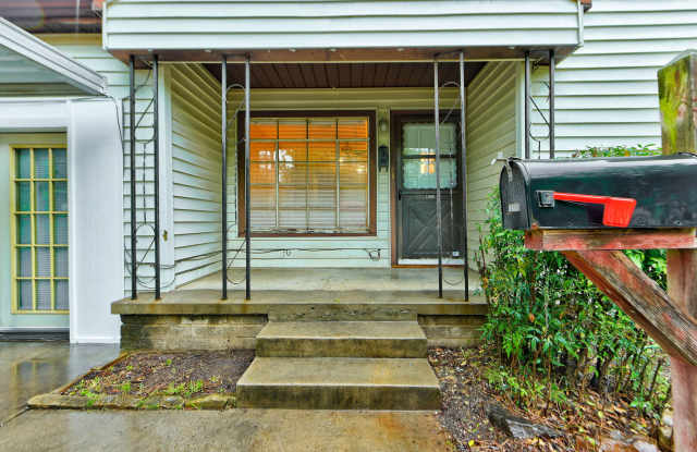1005 West Eufaula Street Gallery 3