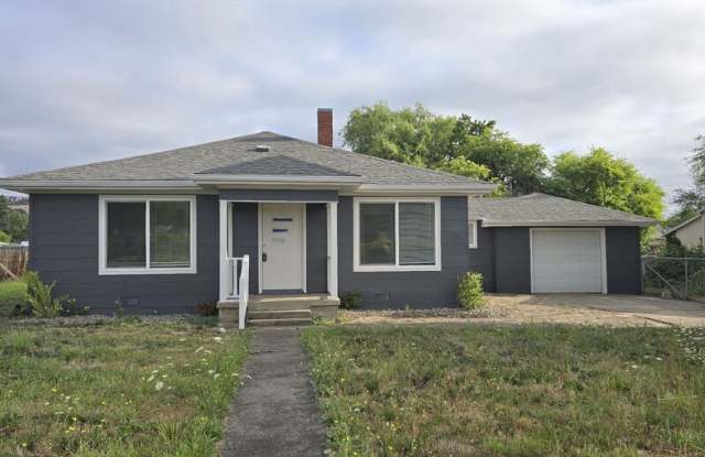 2250 Austin Rd - 2250 Austin Road, Green, OR 97471