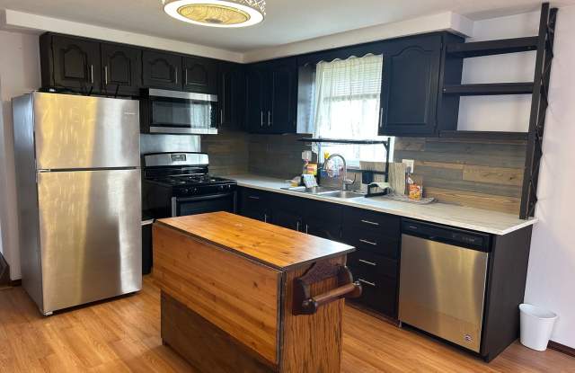 2 Bedrooms 1 bath home for RENT Gallery 3