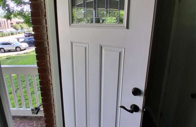 912 Berryhill Road Gallery 3