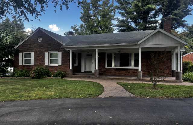 607 Southview Dr - 607 Southview Drive, Windy Hills, KY 40207