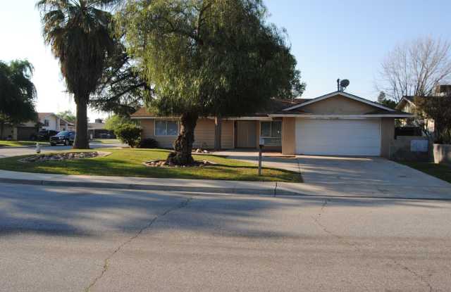 5701 DAGGETT AVE. - 5701 Daggett Avenue, Bakersfield, CA 93309