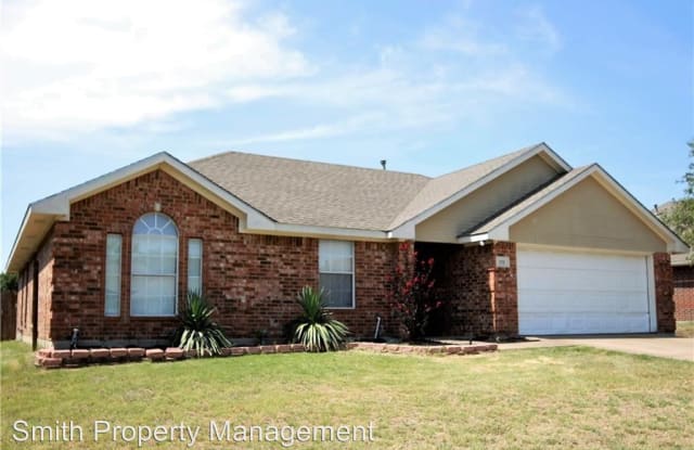 212 Los Angeles Dr - 212 Los Angeles Dr, Glenn Heights, TX 75154
