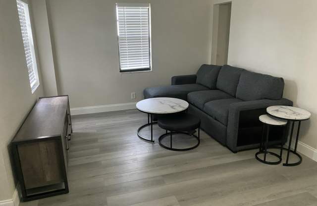 11 N Lakeside Drive unit: 4 photos photos