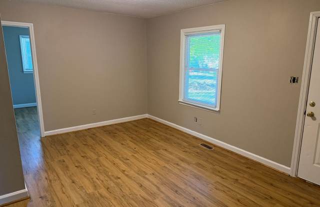Cute 3 Bedroom House in Monroe Gallery 4