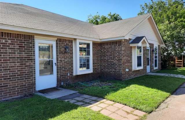 905 Sloan Street - 905 Sloan Street, Weatherford, TX 76086