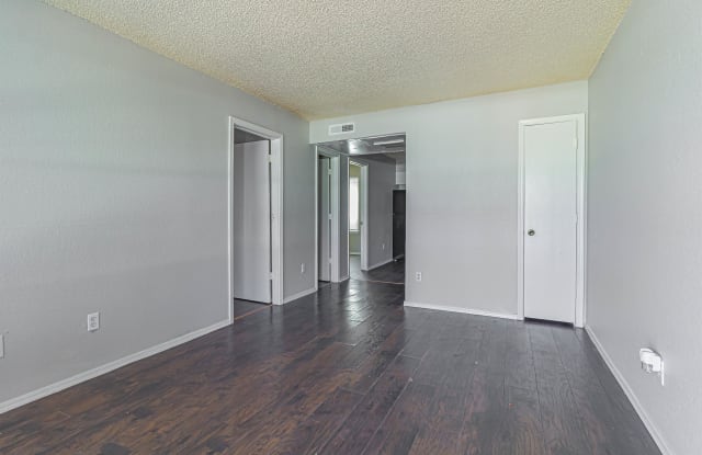 3511 North Nesbitt Ave - H Gallery 4