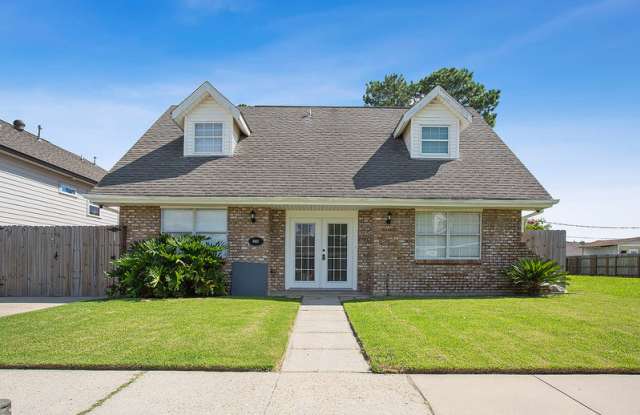 8413 Galleon Dr - 8413 Galleon Dr, Chalmette, LA 70043