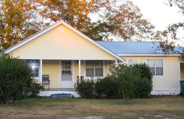 Charming Rural 3/2 in Cottondale w/ Carport photos photos