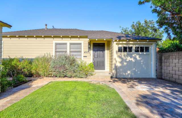 Olive (451-453) - 451 North Olive Street, Orange, CA 92866