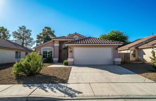 Very Cute Single Story Home For Lease ! photos photos