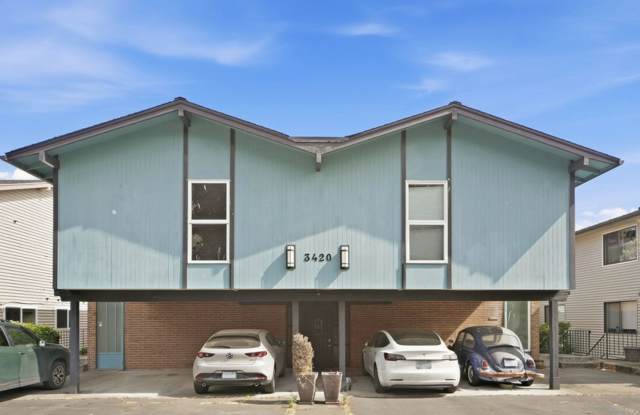 Spacious 2 bed, 2 bath, views, laundry in unit, quiet 4 unit building. photos photos