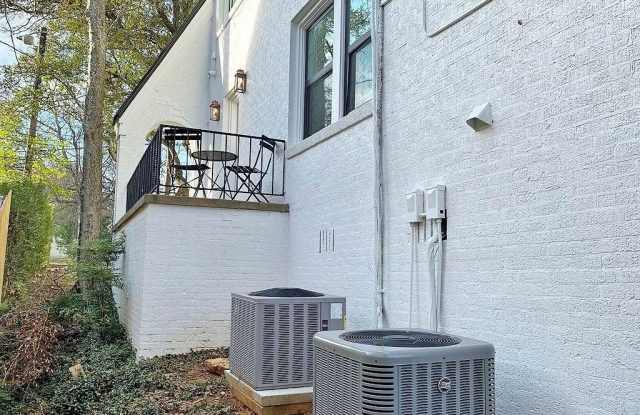 434 S Vine Avenue Gallery 4