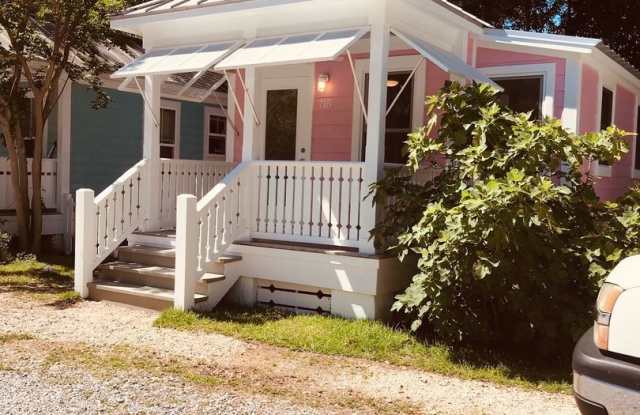 715 Cottage Square Lane - 715 Cottage Square Ln, Ocean Springs, MS 39564