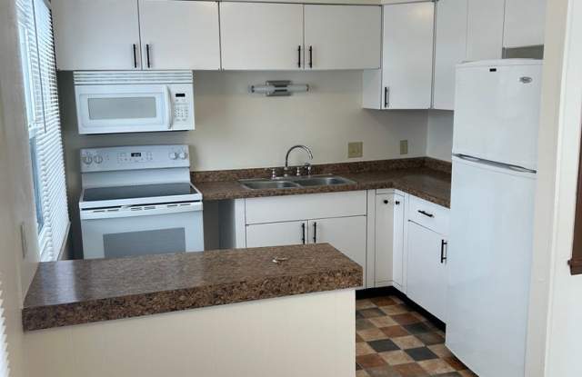 1024 Hunt Ave 2 bed 1 bath Gallery 2