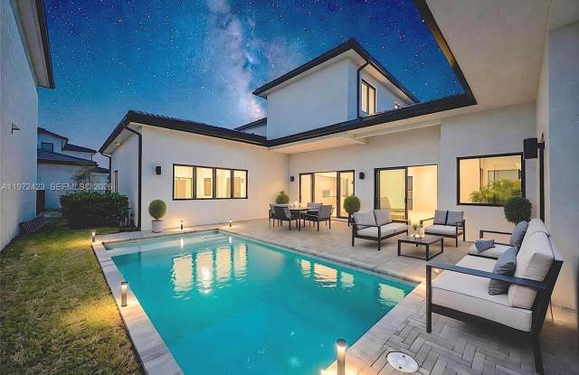 5718 Ashwood Cir W photos photos