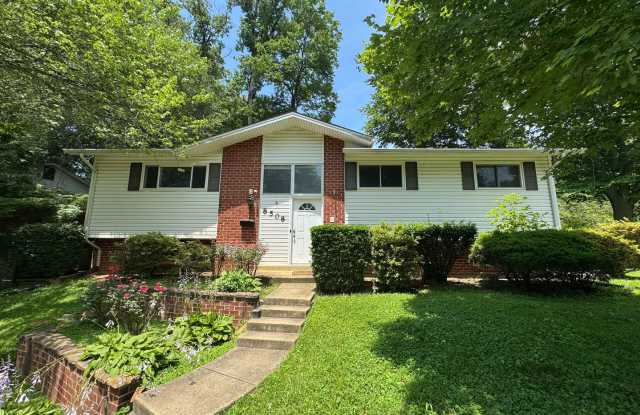 Gorgeous 4 Bed 3 Bath Home Sitting On Spacious Private Lot In Desired Kings Park - 8508 Thames Street, Kings Park, VA 22151