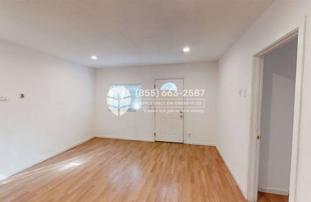 1631 Stuart Street Unit B Gallery 2