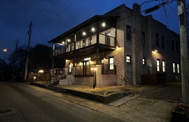 530 Spring Street Northwest - 3 Gallery 1