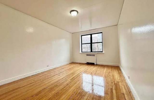 2600 Creston Avenue photos photos