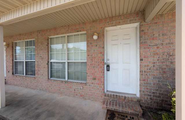3359 Greenbriar Cir Gallery 2