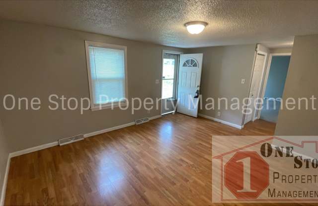 Adorable 2 Bedroom, 1 Bathroom in Independence! Gallery 3