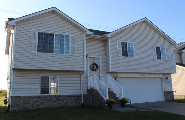 **$200 MOVE IN CREDIT** SHORT TERM LEASE OPTION Great Family Neighborhood - 7209 Whitewater Lane, Lincoln, NE 68521