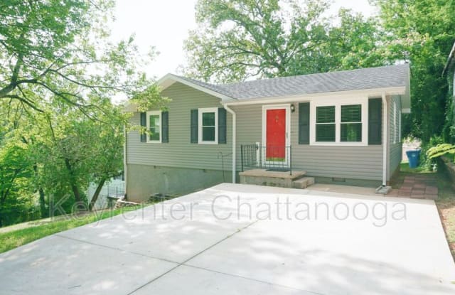 1024 Garnett Ave photos photos
