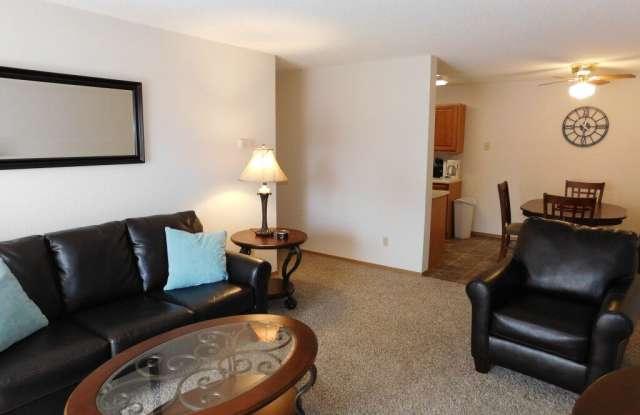 Colonial Heights Apartments Gallery 2