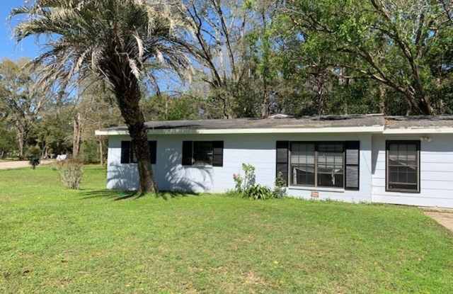 4/2 house on Karen Lane - Available Now! photos photos