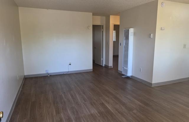 5531 Paloma Avenue - 2 Gallery 2