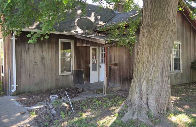 Charming 3-Bedroom Home in Peoria — Pet-Friendly & Move-In Ready! 50% Off First Month! photos photos