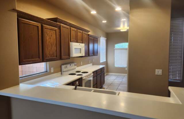 Sweet Coral Canyon 3/2 with garage and private yard photos photos