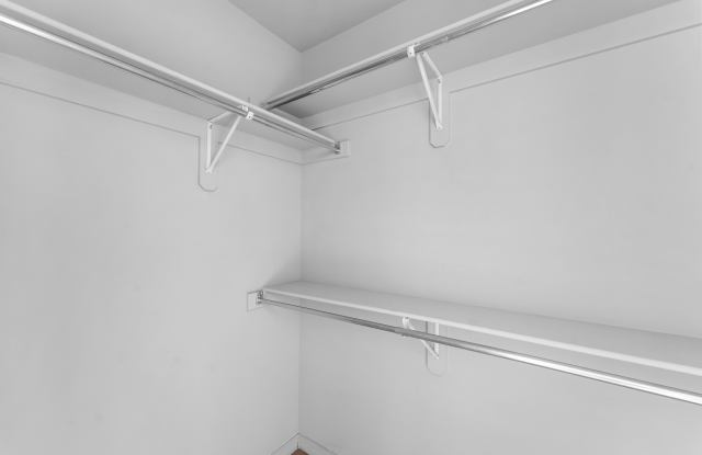 2004 Azlin Pl Gallery 2